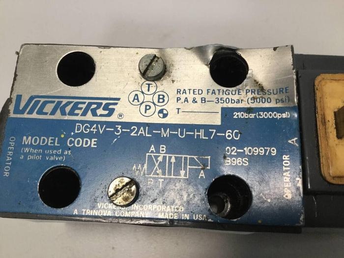 Used VICKERS Valves DG4V-3-2AL-M-U-HL7-60 #99077