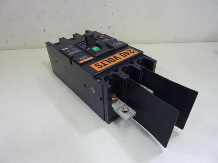 Used HITACHI 300 Amp Circuit Breaker EX400 #59707