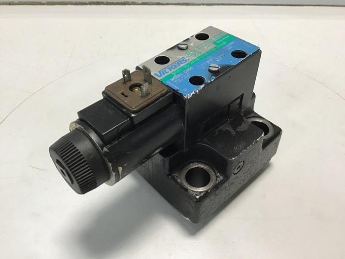 Used VICKERS Valve DG4V3S2AMUHL760EN490 USED