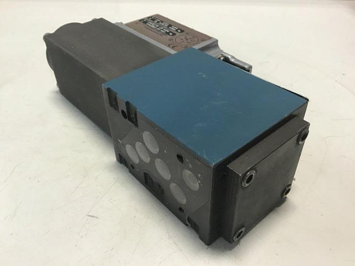 Used BOSCH Hydraulic Servo Proportional Valve 0 811 404 811 USED