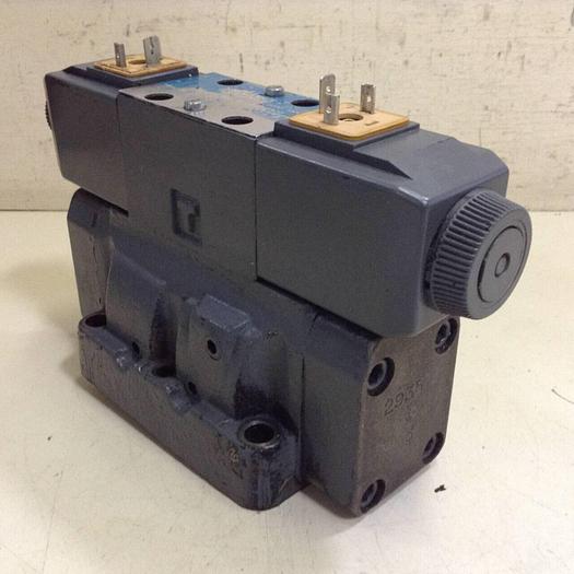 Used VICKERS Valve DG4V-3-6C-M-U-HL7-60-B13 Used