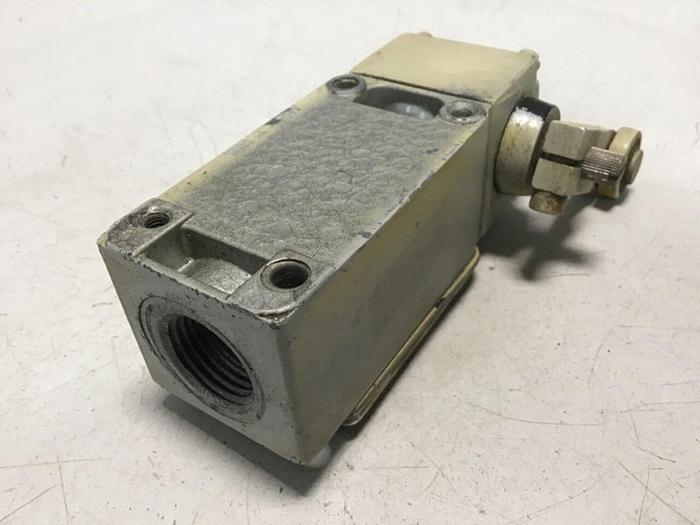 Used TELEMECANIQUE Limit Switch C3JK06 #121458