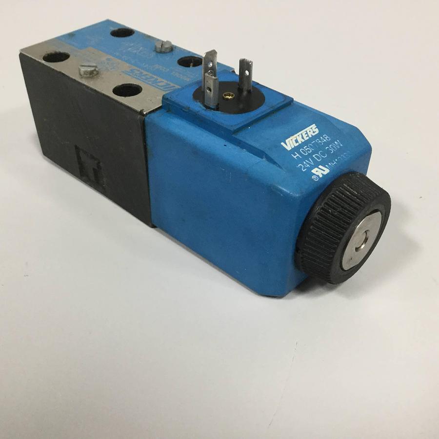 Used VICKERS Valve DG4V-3-2A-M-U-H7-60 Used
