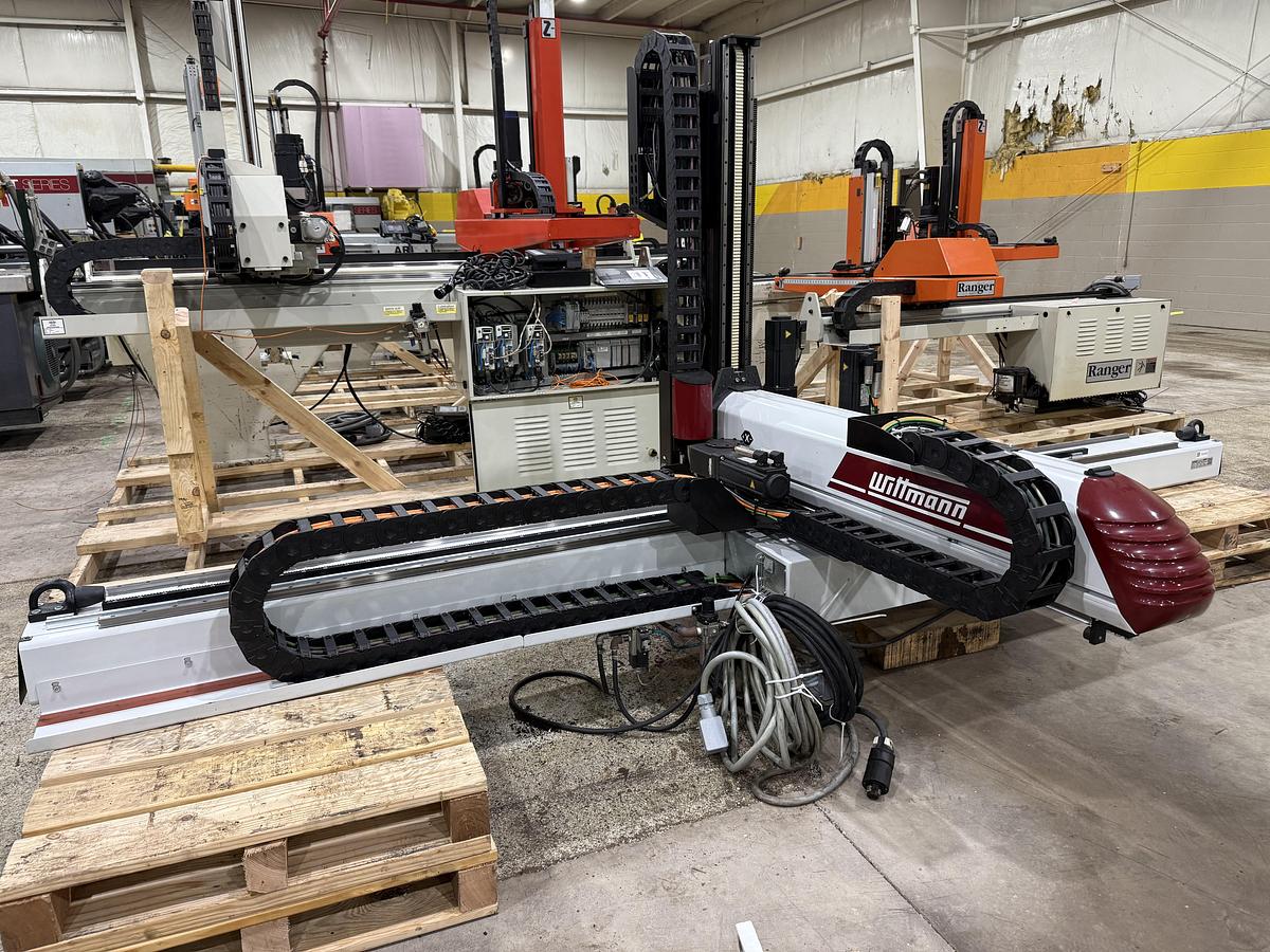 Used Wittmann R8.3/CNC8