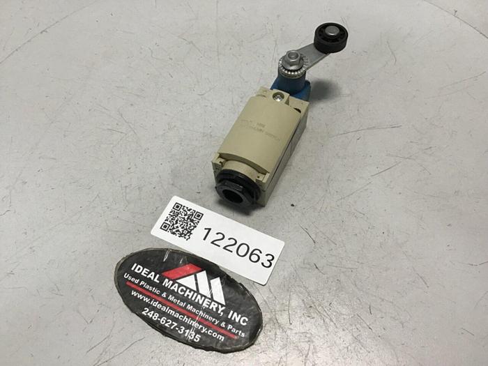 Used NAIS Rolled Arm Limit Switch AZD1004T03 #122063