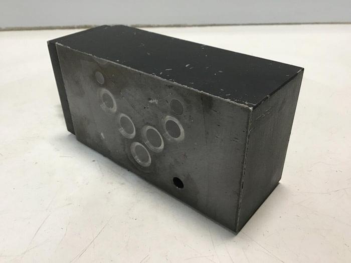 Used VICKERS Pressure Relief Valve DGMC-5-AT-FW-S-30 #131564