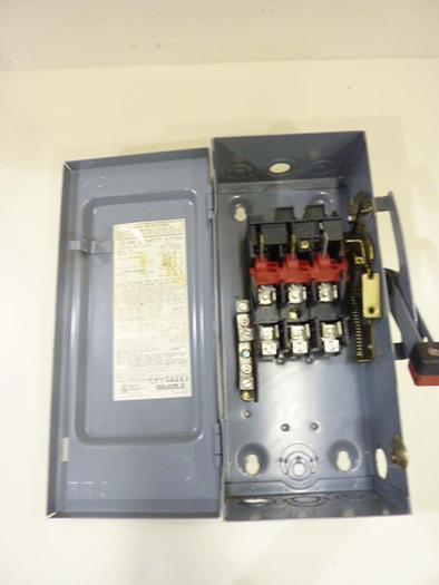Used SQUARE D 30 Amp Safety Switch H321N #42981