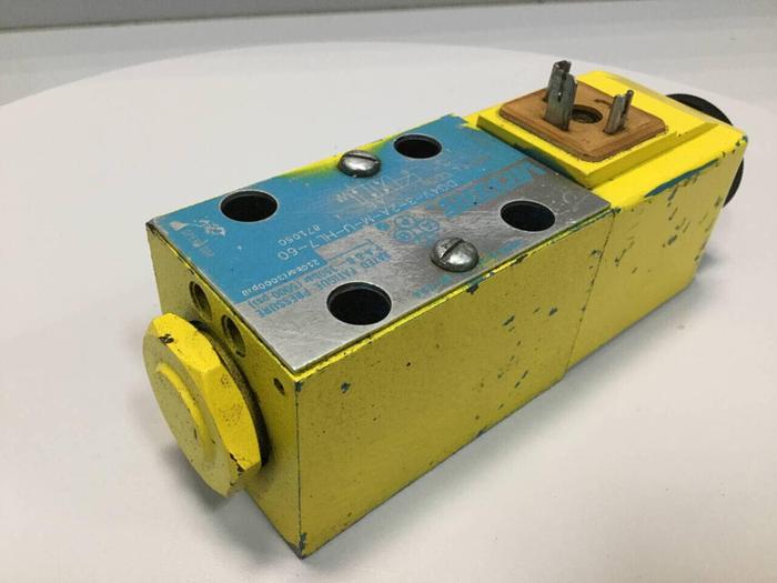 Used VICKERS Solenoid Valve DG4V32AMUHL760 Used