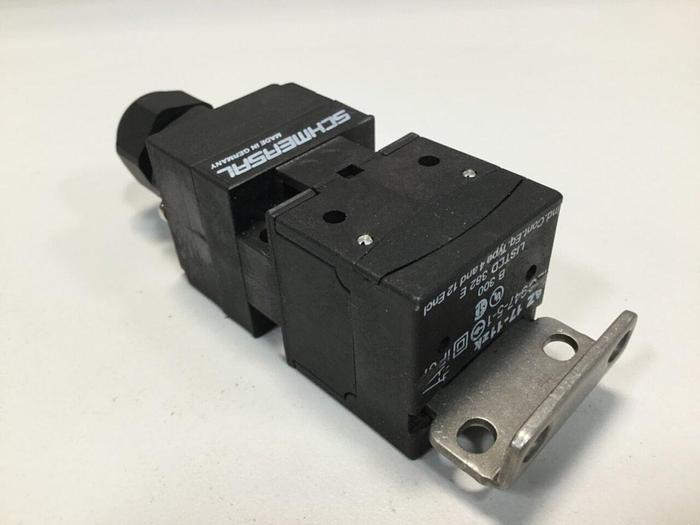 Used SCHMERSAL Safety Interlock Switch AZ 17-11ZK #103743