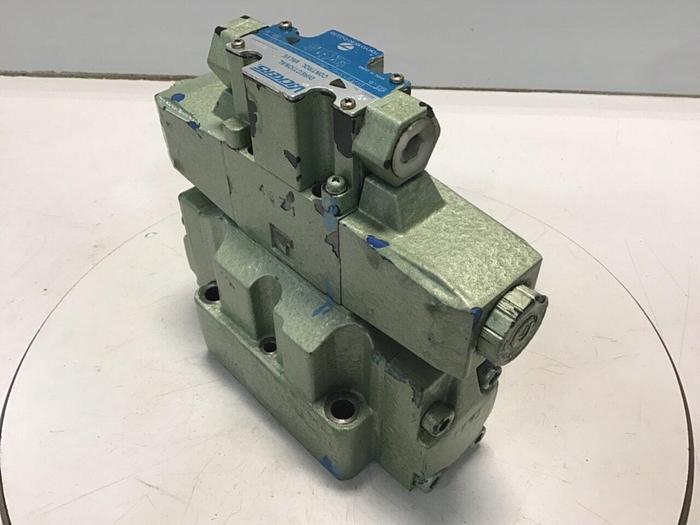 Used VICKERS Directional Control Valve DG4V36CMP7H750JA100 USED #129972