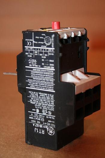Used GENERAL ELECTRIC / GE Overload Relay RT1J Used