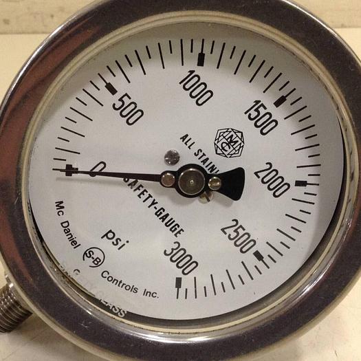 Used MCDANIEL CONTROLS Gauge S-B #83927
