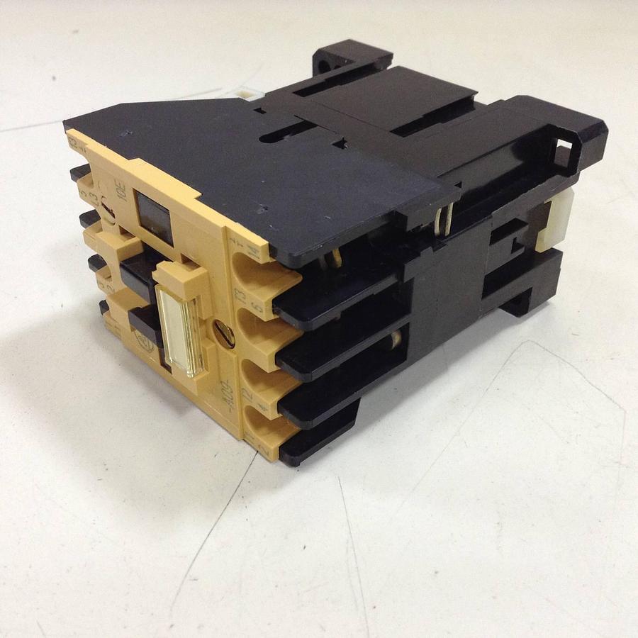 Used ALLEN BRADLEY Contactor 100-A09ND3 SER B USED