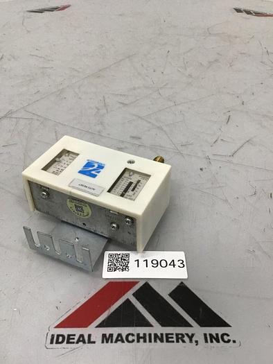 Used JL REFRIGERATION Dual Pressure Control LP830E #119043