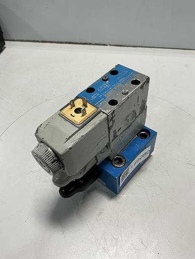 Used VICKERS DG4V-3-2AL-M-U-HL7-60