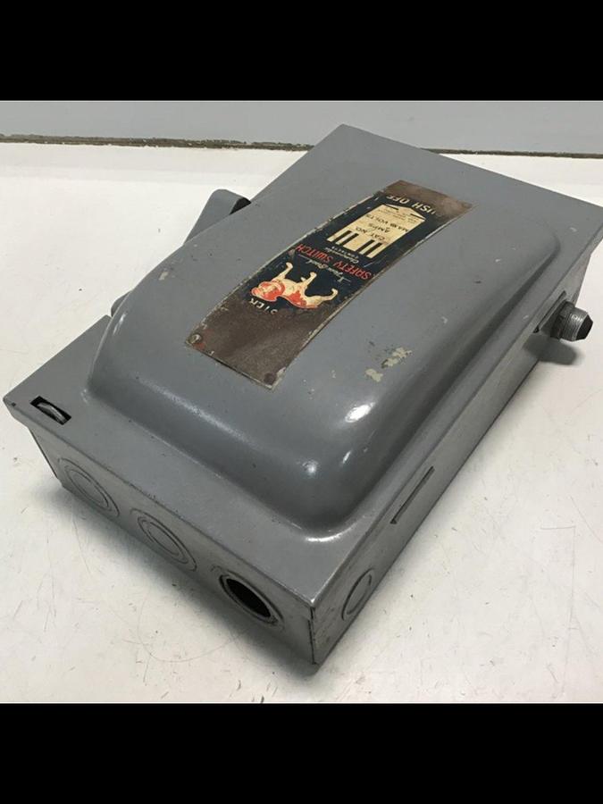 Used SIEMENS 30 Amp Disconnect Switch F351 USED