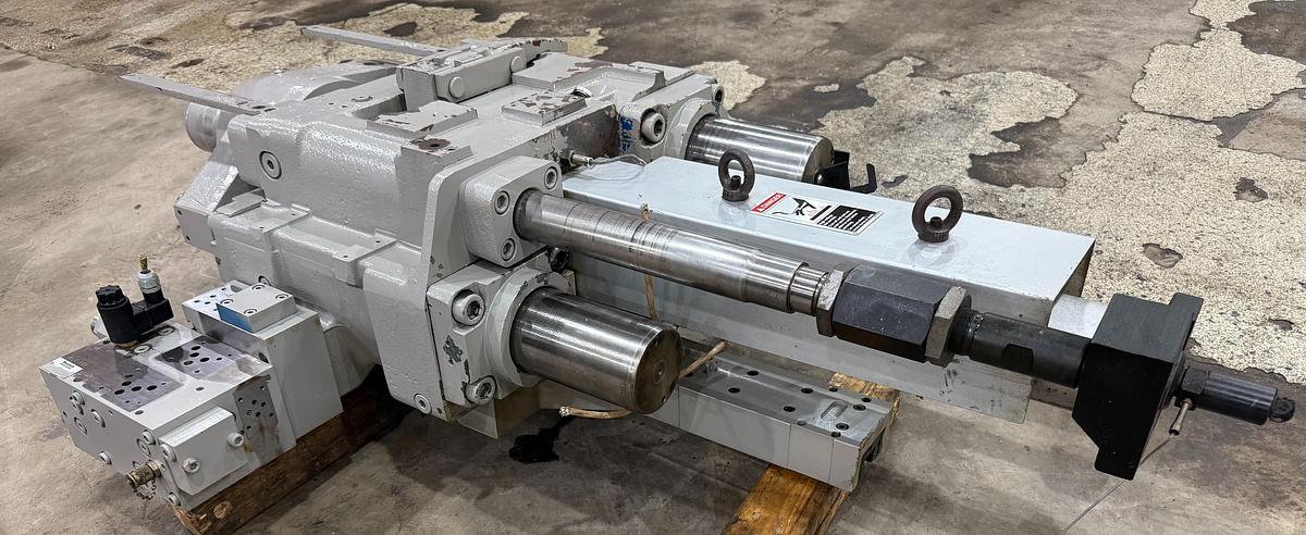 Used ENGEL ES650H/330V/200TL INJECTION UNIT
