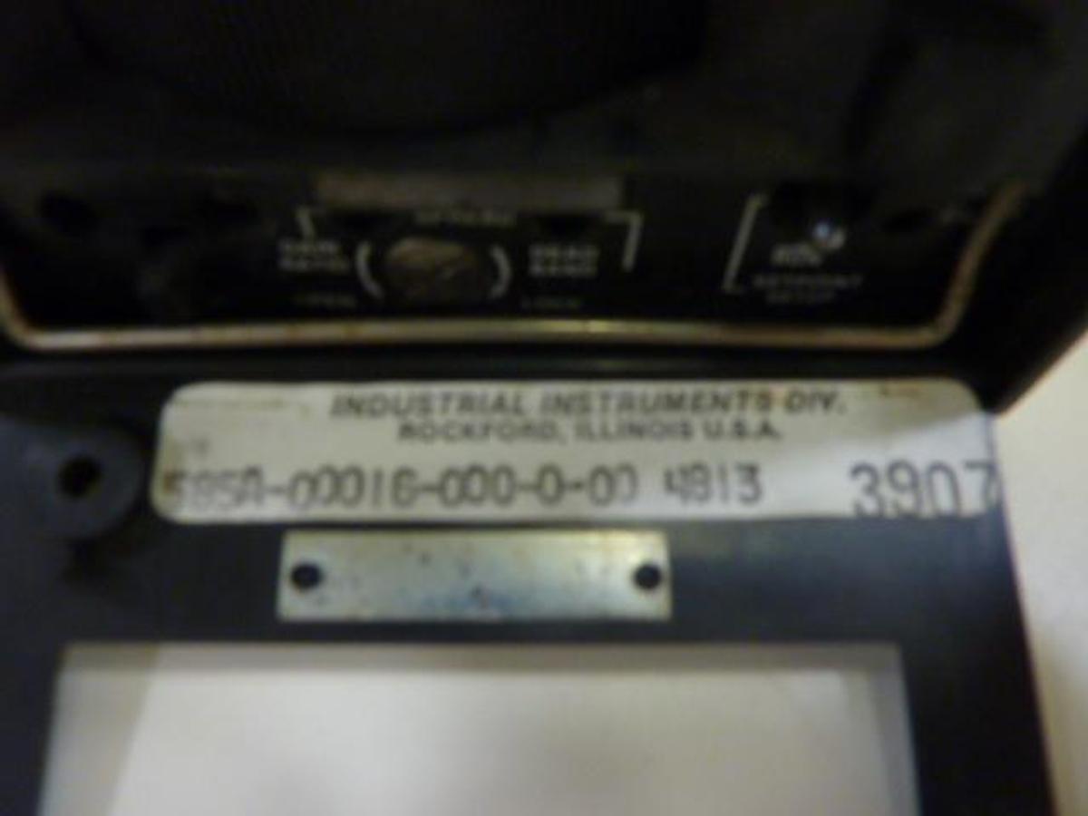 Used BARBER COLMAN Temperature Controller 585A-00016-000-0-00 Used