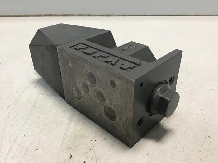 Used VICKERS Valve DG4VS-5-0BL-M-U7L-H-7-40-JA2 #135658