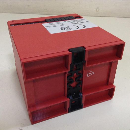 Used ALLEN BRADLEY Safety Relay 440R-E21358 SER A #70560