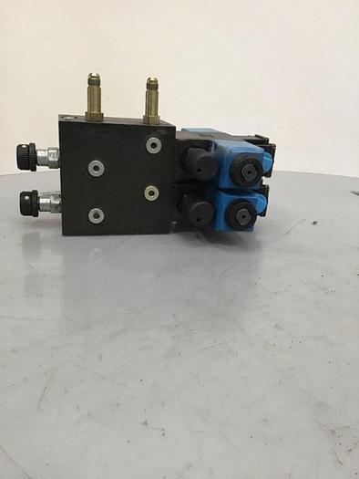 Used VICKERS Valve with Corepull Manifold DG4V-3S-2C-M-FTWL-H5-60 #134674