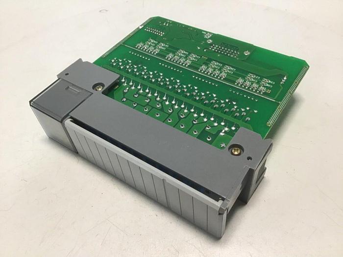 Used ALLEN BRADLEY Input Module 1746-IB16 SER C #112820