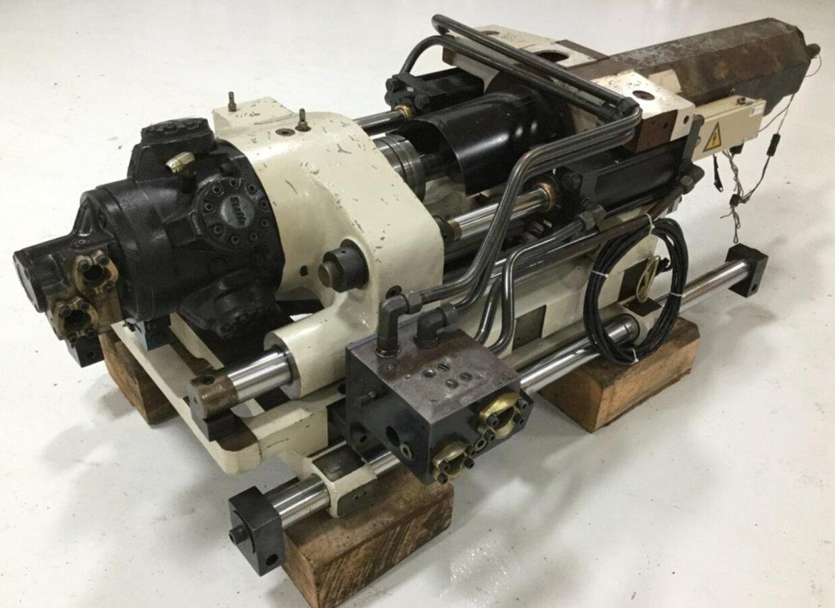 Used CINCINNATI MILACRON 17 Oz Injection Unit VT220-17 USED