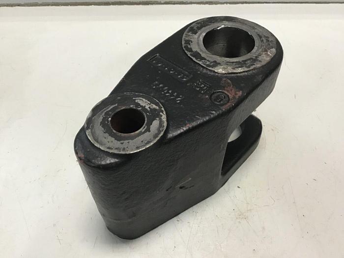 Used HUSKY Tie Bar Lock Link Mount Bracket 244693 #129997