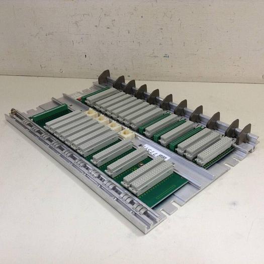 Used SIEMENS Slot Rack 6ES5 700 3LA12 #77379