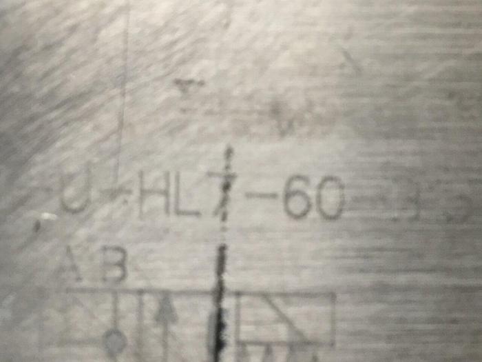 Used VICKERS Valve DG5S40431CETMUHL7B1370 #110445