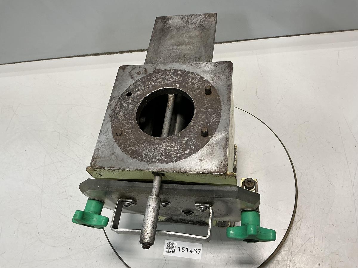 Used METAL FABRICATOR NO MODEL NUMBER / NO TAG