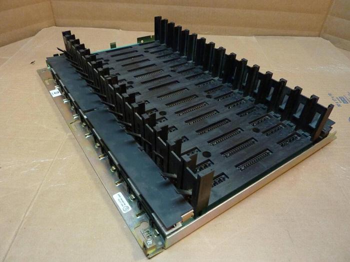 Used TEXAS INSTRUMENTS 14 Slot Rack Base 500-5848 #23931