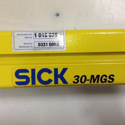 Used SICK OPTIC ELECTRONIC Light Curtain Sender MGSS75-12 #87774