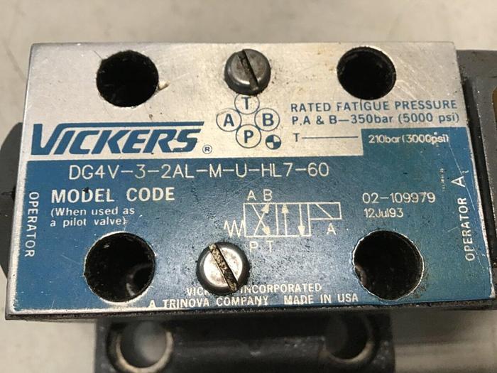 Used VICKERS Valves DG4V-3-2AL-M-U-HL7-60 Used