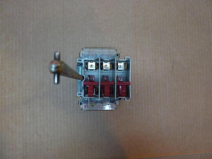 Used ALLEN BRADLEY 30 Amp Disconnect Switch 194R-NJ030P3 SER B #24220
