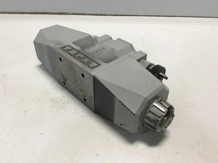 Used TOKIMEC Valve DG4V-5-3C-M-AP7L-H-7-40-JA787Y #126873