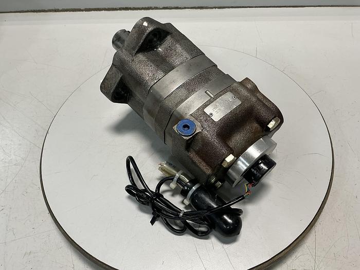 Used CHAR-LYNN 2TH08AS2S-E