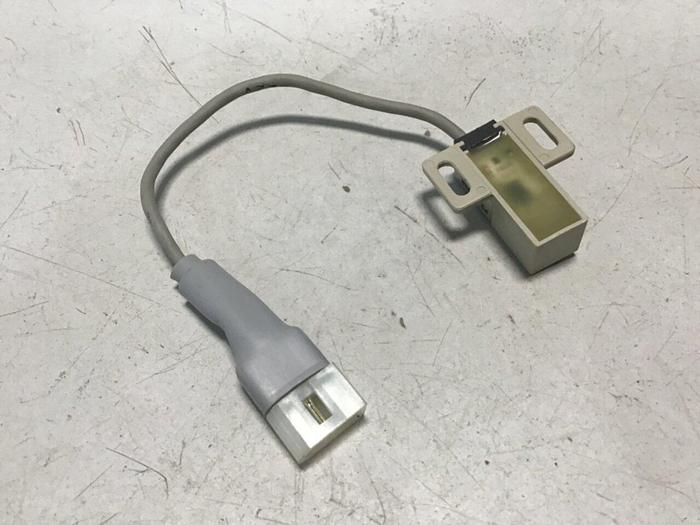 Used FUJI ELECTRIC Proximity Switch PE-B4D3 #128365