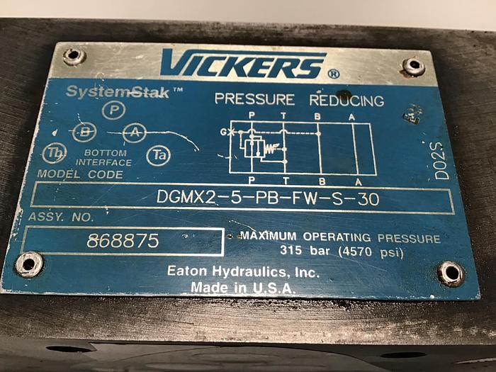 Used VICKERS Pressure Reducing Valve DGMX2-5-PB-FW-S-30 Used #145602