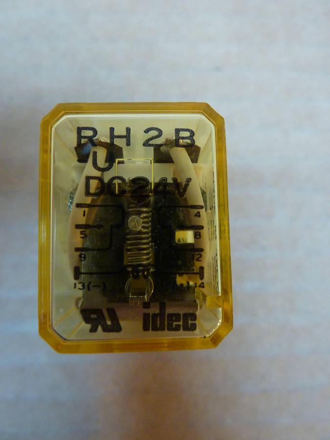 Used IDEC Relay RH2B-U Used