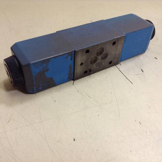 Used VICKERS Directional Valve DG4V-3-6C-M-U-HL7-60 #89190