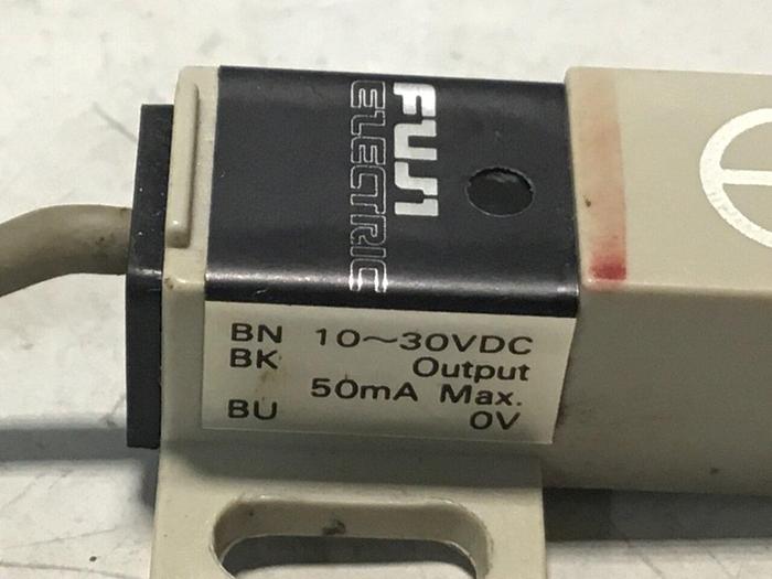 Used FUJI ELECTRIC Proximity Switch PE-B4D3 #128377