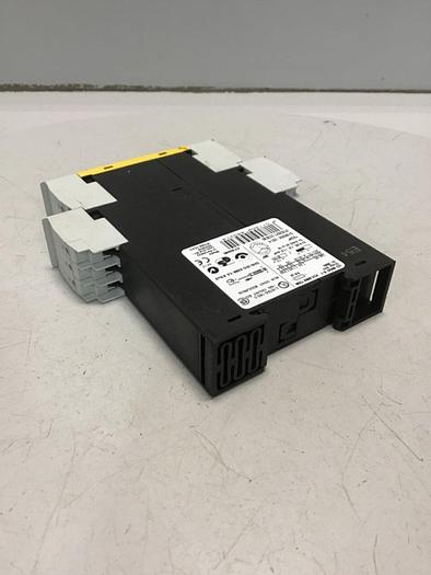 Used SIEMENS Relay Module 3TK2821-2CB30 #138545