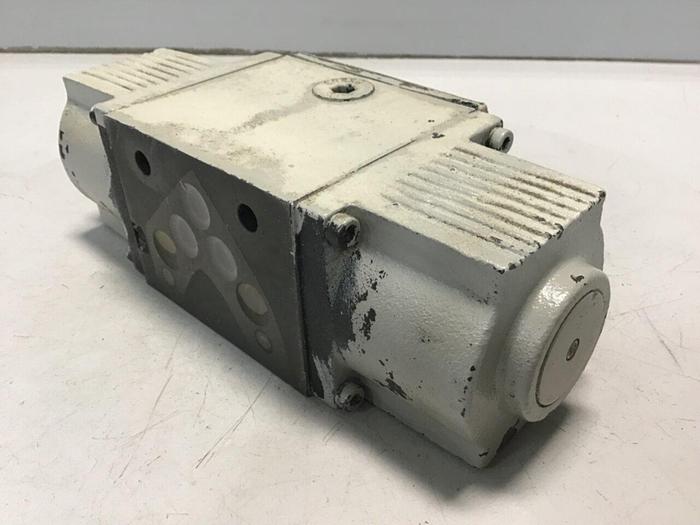 Used NACHI Directional Control Valve SS-G03-C6S-GR-D2-J9295A #129966