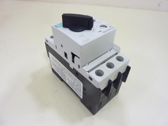 Used SIEMENS 3, 2 Amp Circuit Breaker 3RV1021-1DA10 #46440