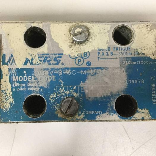 Used VICKERS Directional Valve DG4V-3-6C-M-U-HL7-60 Used