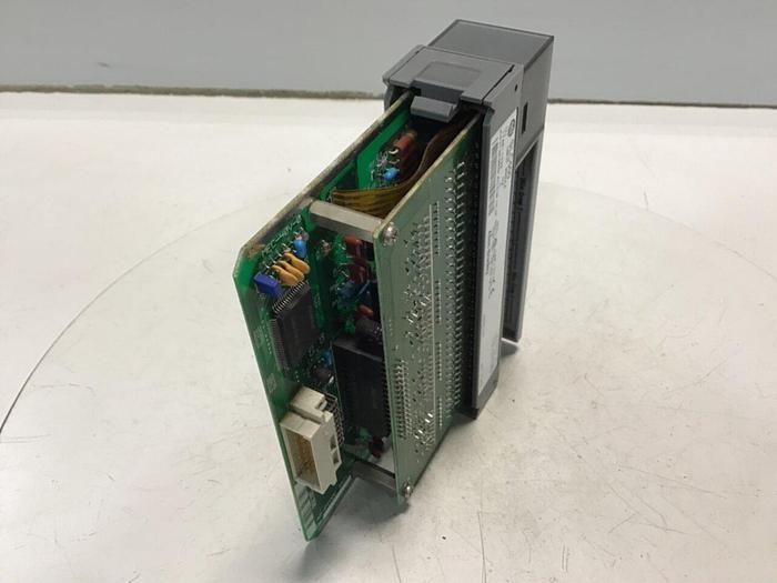 Used ALLEN BRADLEY Input Module 1746-IV32 SER C #122914