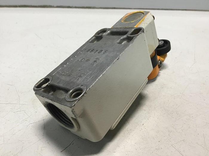 Used SIEMENS Limit Switch DH-893/IX #121573