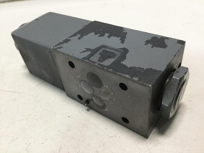 Used VICKERS Valves DG4V-3-2AL-M-U-HL7-60 #110430