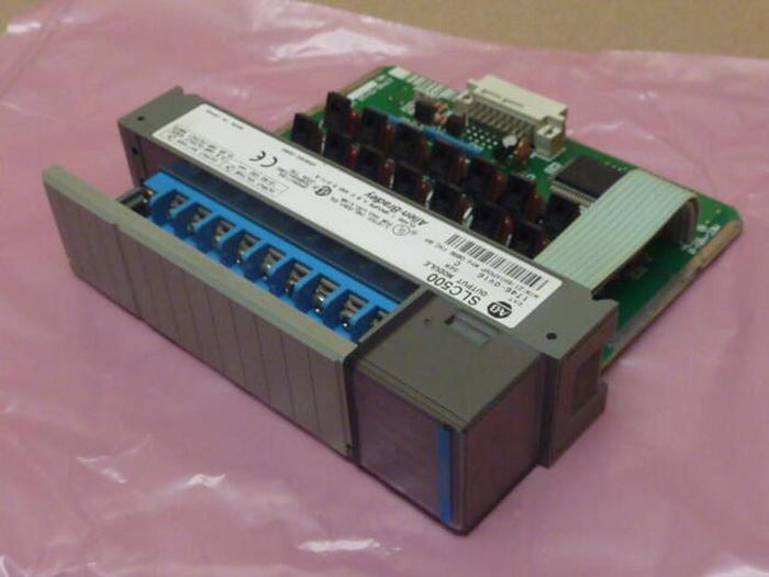 Used ALLEN BRADLEY Output Module 1746-OV16 SER C #35324